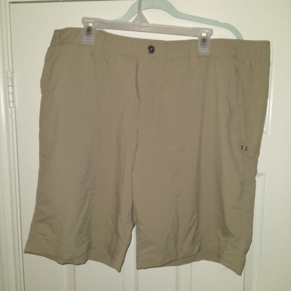 Under Armour Nylon Blend Chino Shorts Men's sz 42x11.